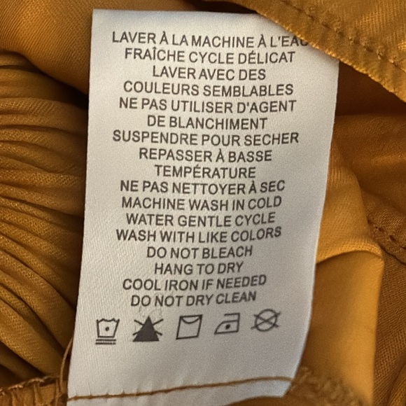 HOUSE OF HARLOW 1960 Gold Satin Long Sleeve
Ruched‎ Cropped Top NWT size M Sexy - Picture 12 of 13